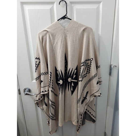 Ruff Hewn Women's Aztec Southwestern Poncho Beige Black Cotton One size - Picture 2 of 7
